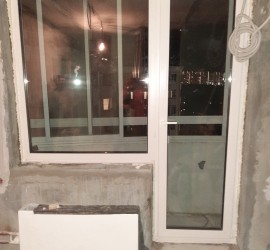 Установка балконного блока с остеклением в новостройке - 1 Установка балконного блока с остеклением в новостройке - фото - 1