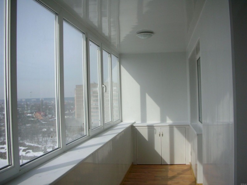 Отделка балкона сапожок в доме серии П-44 — Цены на ремонт лоджии в Москве