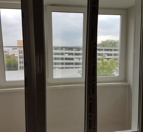 Остекление и отделка балкона, монтаж балконного блока - фото - 8