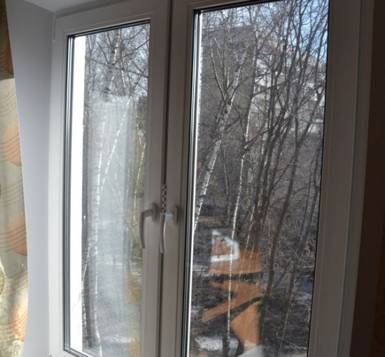 Установка двустворчатого пластикового окна в спальне - фото - 1