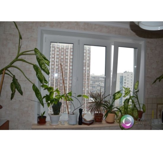 Установка трехстворчатого окна на кухне - 1 Установка трехстворчатого окна на кухне - фото - 1