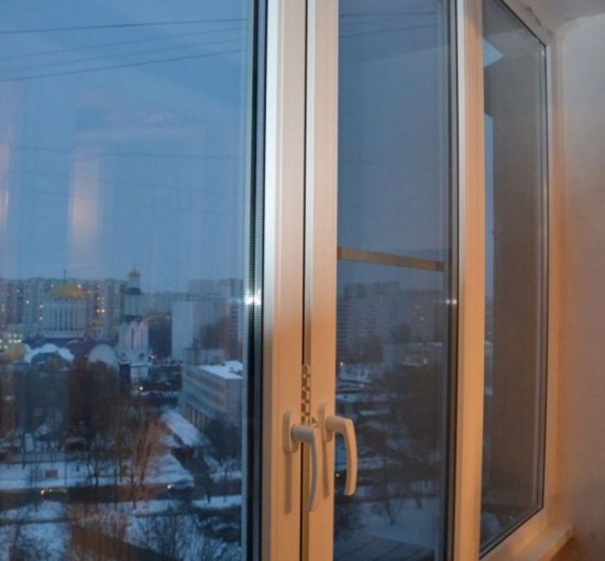 Остекление балкона пластиковыми окнами - фото - 1