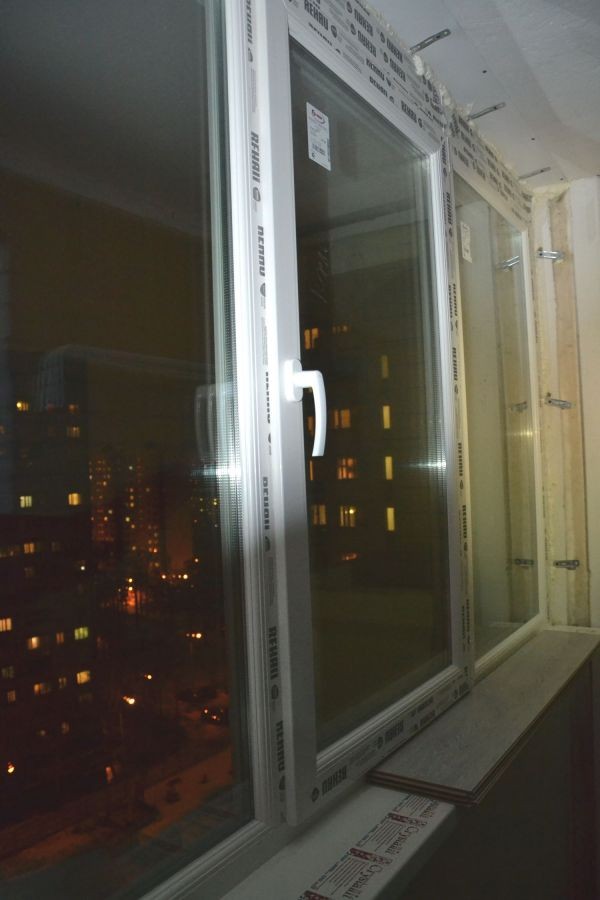 Замена окна на пластиковое - окна REHAU метро Пражская