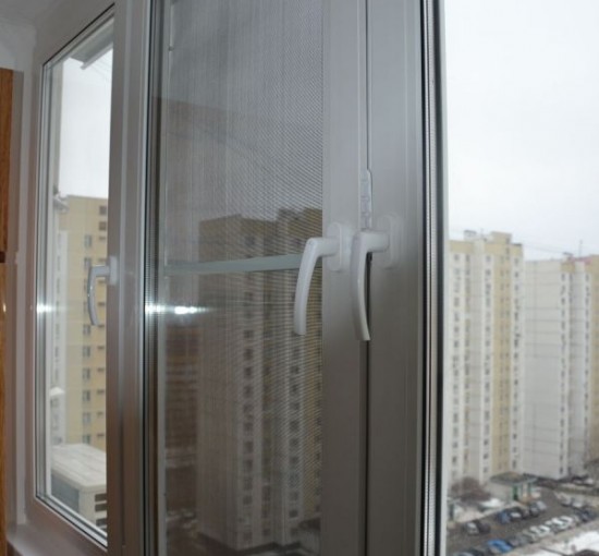 Остекление лоджии с установкой москитных сеток - 2 Остекление лоджии с установкой москитных сеток - фото - 2