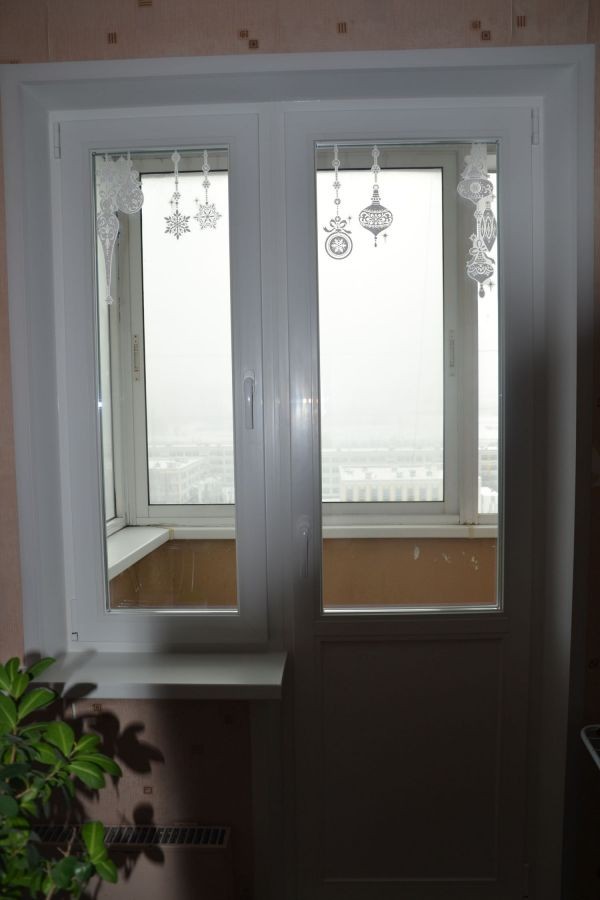 Установка окна в гостиной - пластиковые окна REHAU метро Марьино