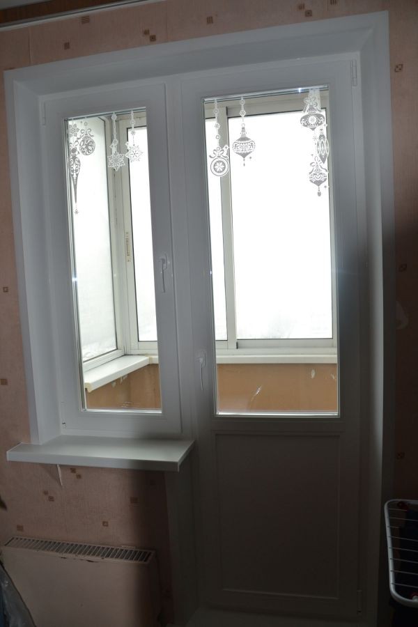 Установка окна в гостиной - пластиковые окна REHAU метро Марьино