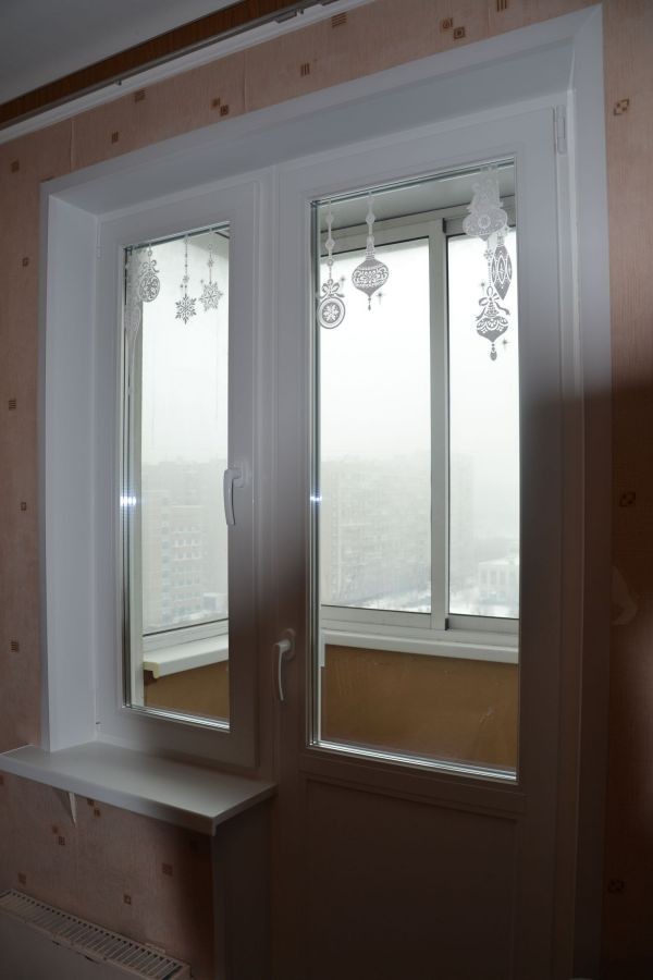 Установка окна в гостиной - пластиковые окна REHAU метро Марьино