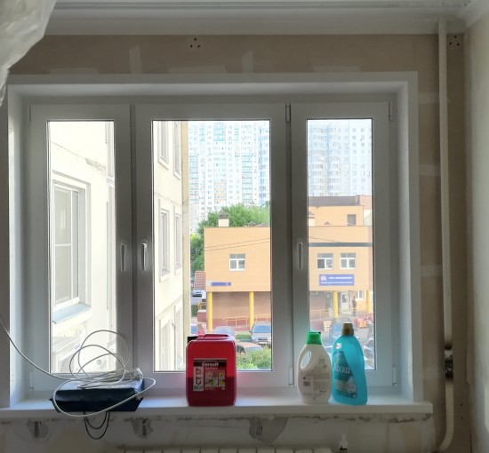 Остекление комнаты и отделка балкона - фото - 1